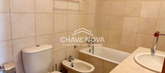 Apartamento de 2 dormitorios en Sao Felix da Marinha, Portugal No. 110779 11