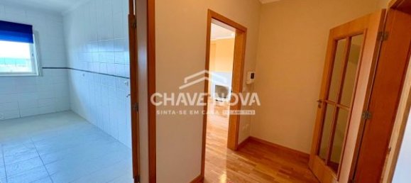 Apartamento de 2 dormitorios en Sao Felix da Marinha, Portugal No. 110779 2