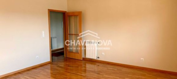 Apartamento de 2 dormitorios en Sao Felix da Marinha, Portugal No. 110779 6