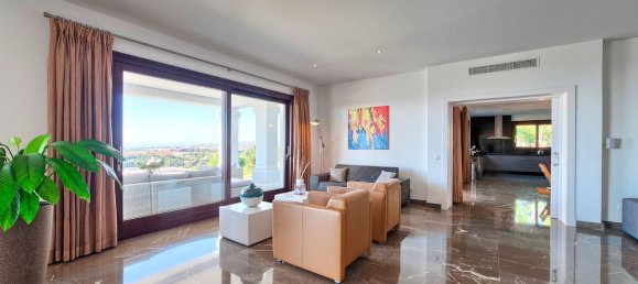 5 bedrooms Villa in Malaga, Spain No. 21075 27