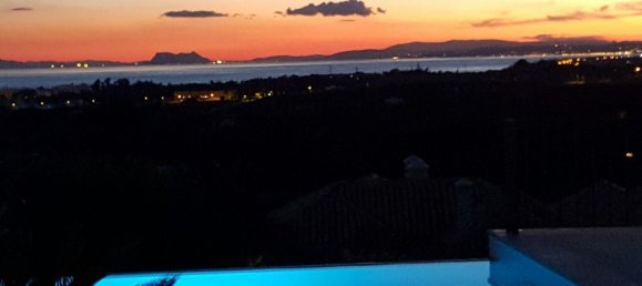 5 bedrooms Villa in Malaga, Spain No. 21075 9