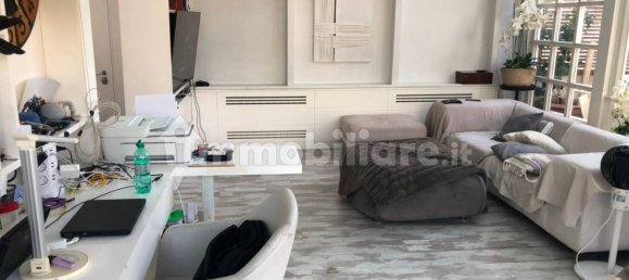 3 bedrooms Penthouse in Rome, Italy No. 129878 17