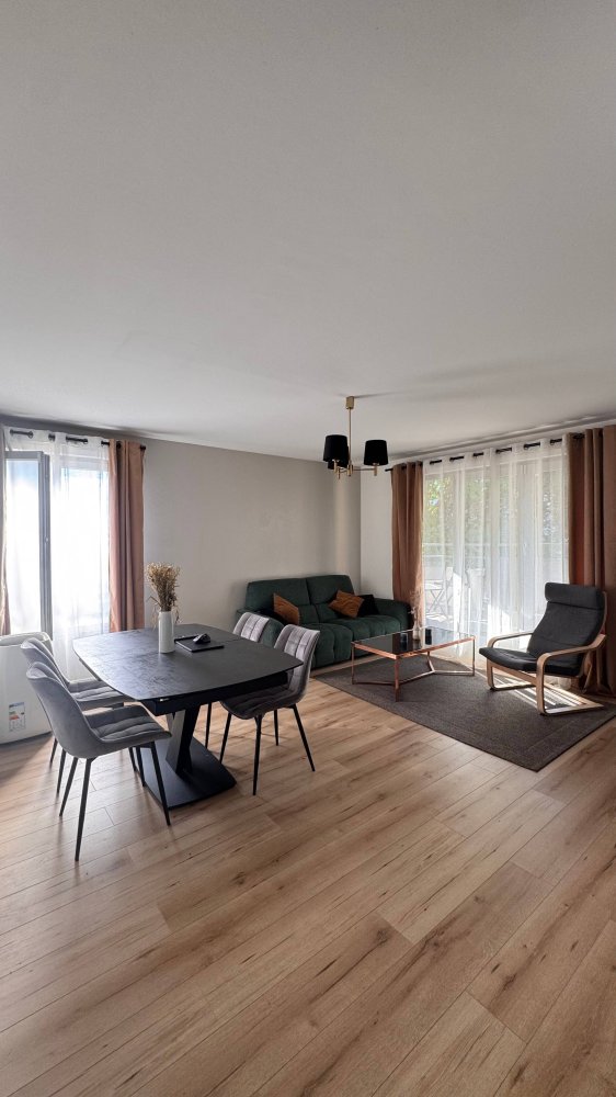 3 chambres Appartement à Les Pavillons-sous-Bois, France No. 330567