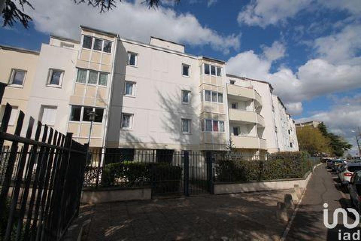 شقة 4 غرف نوم  في Melun, France رقم 28583
