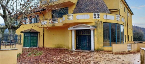 Отель, гостиница с 18 спальнями в Монте Сан Джованни Кампано, Италия № 51593 4