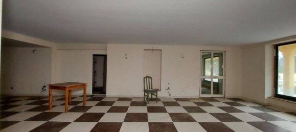 Отель, гостиница с 18 спальнями в Монте Сан Джованни Кампано, Италия № 51593 42