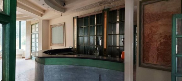 Отель, гостиница с 18 спальнями в Монте Сан Джованни Кампано, Италия № 51593 14