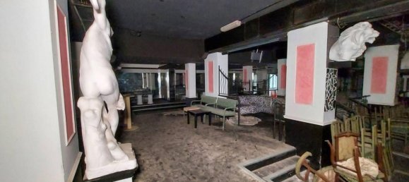 Отель, гостиница с 18 спальнями в Монте Сан Джованни Кампано, Италия № 51593 45