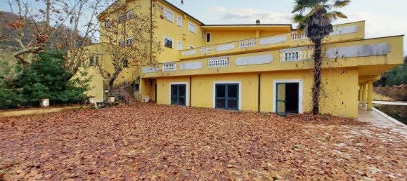 Отель, гостиница с 18 спальнями в Монте Сан Джованни Кампано, Италия № 51593 6