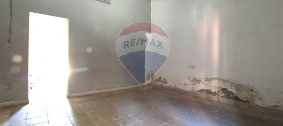 2 rooms Commercial property in Catania, Italy No. 284518 3