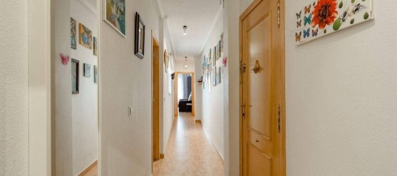 Apartamento de 2 dormitorios en Torrevieja, Spain No. 189494 2