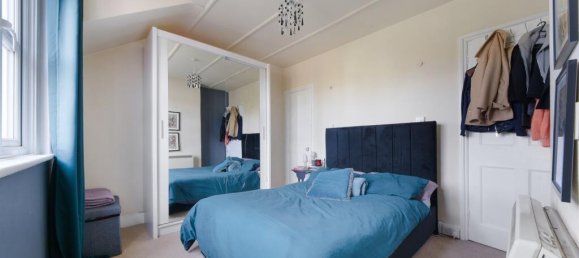 2 bedrooms House in Epsom, United Kingdom No. 9681 8