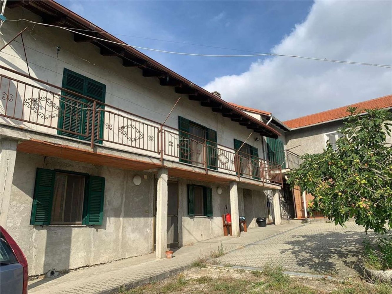 11 rooms House in Piana Crixia, Italy No. 105364