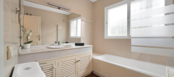 5 bedrooms Villa in Marbella, Spain No. 129888 21