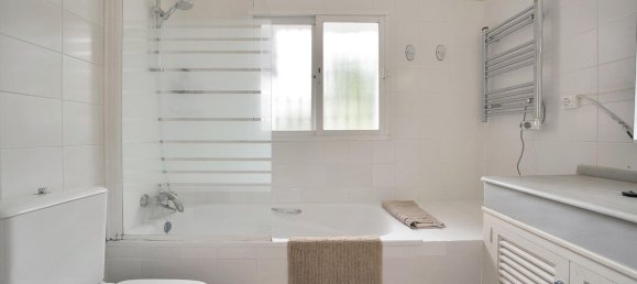 5 bedrooms Villa in Marbella, Spain No. 129888 37