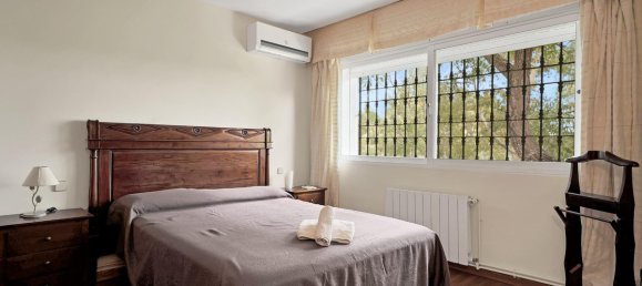 5 bedrooms Villa in Marbella, Spain No. 129888 3