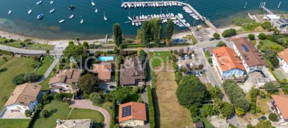 3 Schlafzimmer Haus in Ranco, Italy, Nr. 332111 3