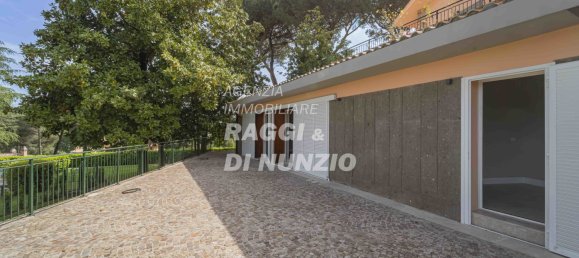 Квартира с 2 спальнями в Гроттаферрата, Италия № 156309 17