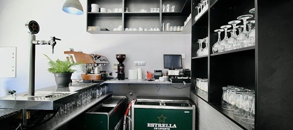 66m² Commercial property in Urbanizacion Las Filipinas, Spain No. 14452 9