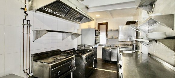 66m² Commercial property in Urbanizacion Las Filipinas, Spain No. 14452 14