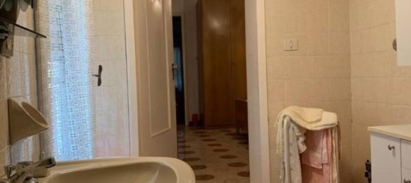 3-salle Appartement à San Pietro in Casale, Italy No. 67779 21