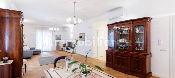 5 bedrooms Apartment in Rome, Italy No. 325057 15