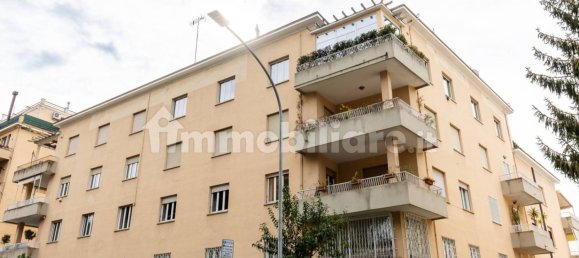 5 bedrooms Apartment in Rome, Italy No. 325057 4