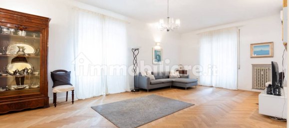 5 bedrooms Apartment in Rome, Italy No. 325057 2