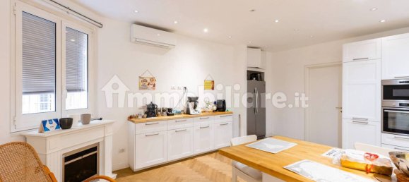 5 bedrooms Apartment in Rome, Italy No. 325057 3