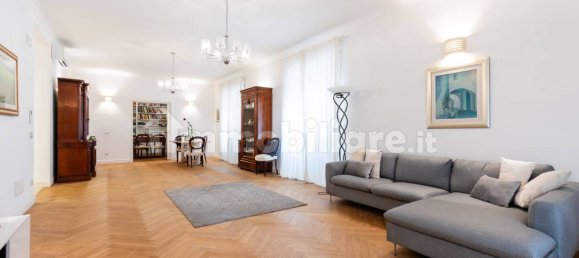 5 bedrooms Apartment in Rome, Italy No. 325057 12