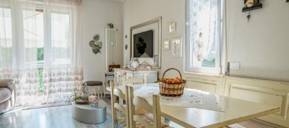 Apartamento de 3 habitaciónes en Salò, Italy No. 261503 2