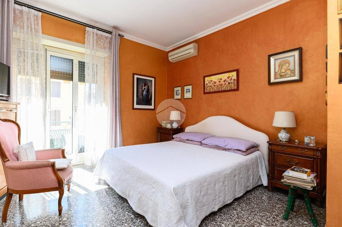 Квартира с 2 спальнями в Рим, Италия № 385035