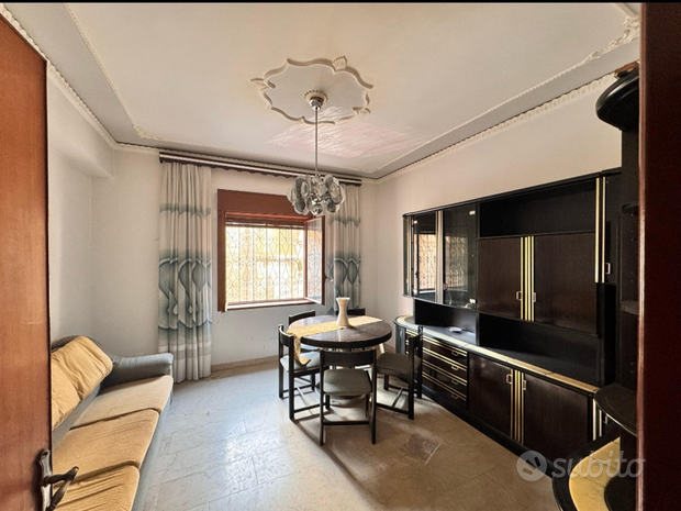 5 rooms Apartment in Messina, Italy No. 251347