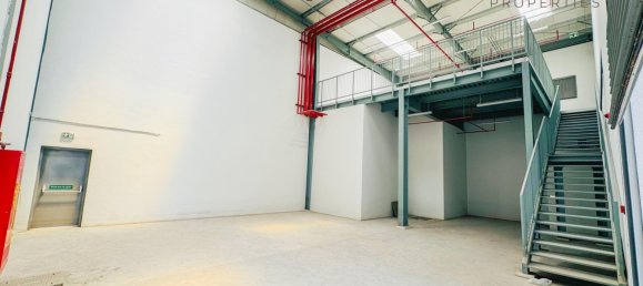 573.9m² Warehouse in Al Quoz, UAE No. 54107 3