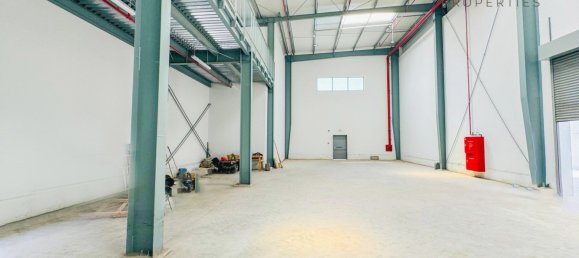 573.9m² Warehouse in Al Quoz, UAE No. 54107 2