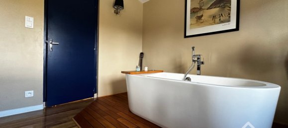 6 bedrooms Villa in Brizambourg, France No. 114345 10