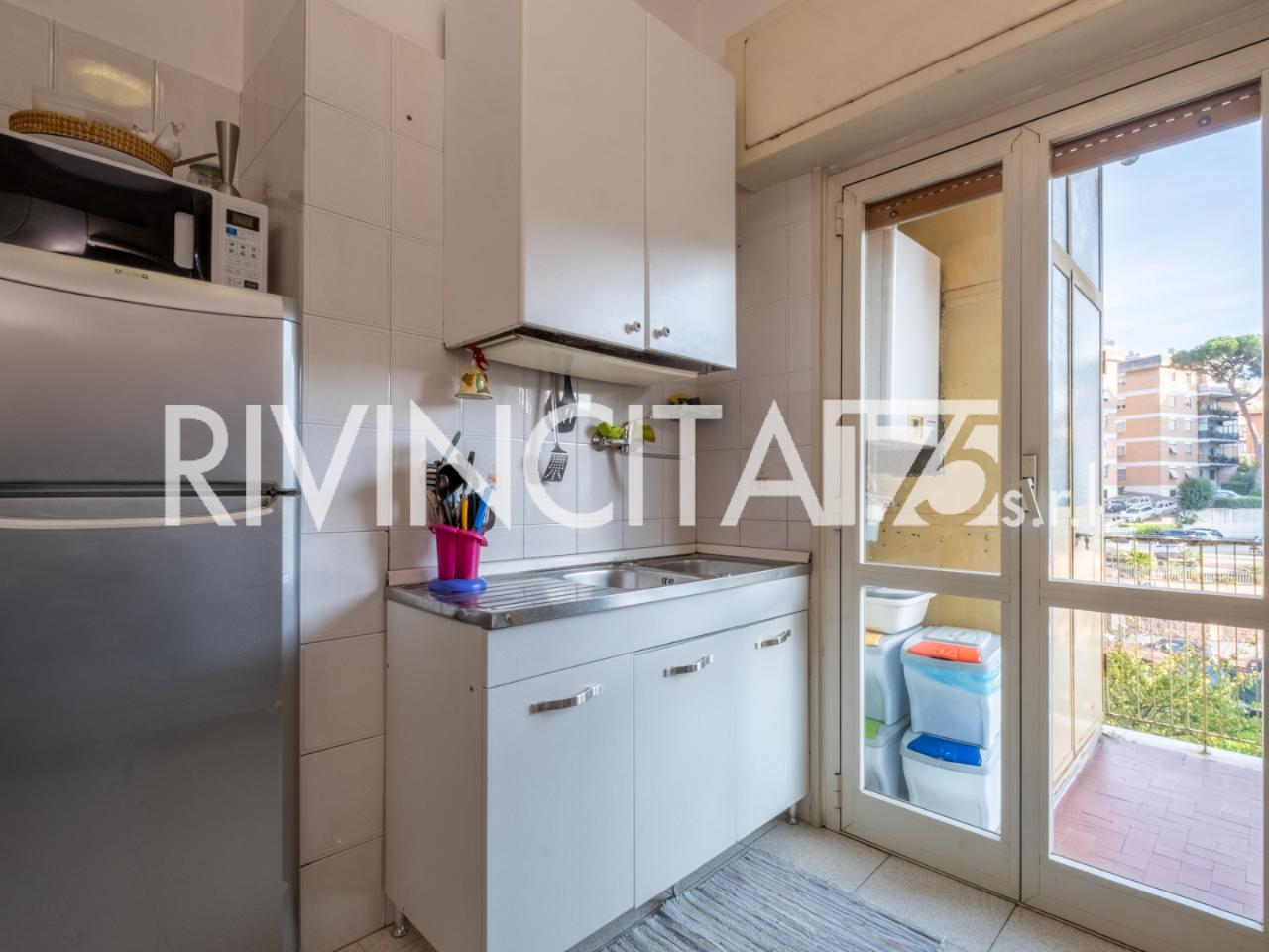 3 rooms Apartment in Rome, Italy No. 42803