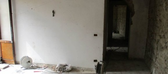 6غرفة شقة في Campi Bisenzio, Italy رقم 37166 20