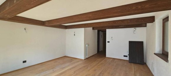 2 rooms Apartment in La Salle, Italy No. 134257 3