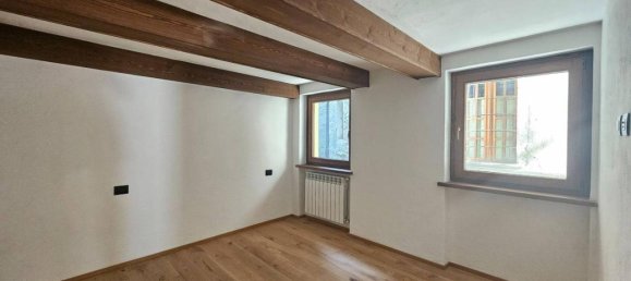 2 rooms Apartment in La Salle, Italy No. 134257 8