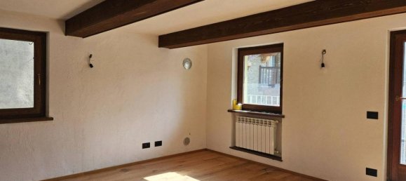 2 rooms Apartment in La Salle, Italy No. 134257 4