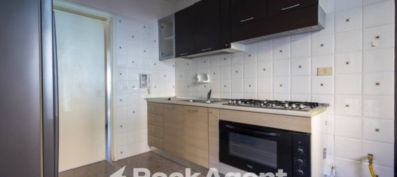 4 bedrooms Apartment in Catanzaro, Italy No. 296151 13