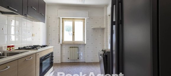 4 bedrooms Apartment in Catanzaro, Italy No. 296151 11