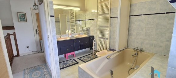 4 bedrooms House in Maintenon, France No. 263199 9