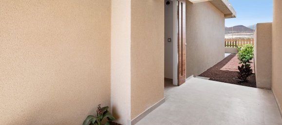 4 bedrooms House in San Miguel de Abona, Spain No. 27668 27