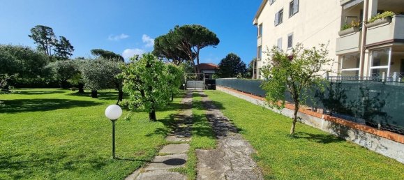 4 bedrooms Villa in Carrara, Italy No. 128560 44