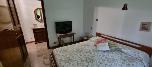 4 bedrooms Villa in Carrara, Italy No. 128560 20