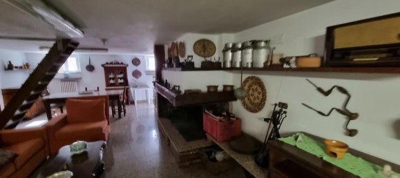 4 bedrooms Villa in Carrara, Italy No. 128560 27