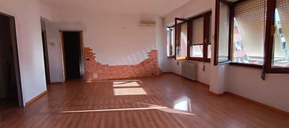 4 bedrooms Apartment in Livorno, Italy No. 342750 31