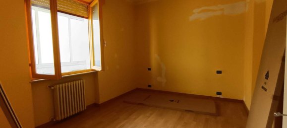 4 bedrooms Apartment in Livorno, Italy No. 342750 2